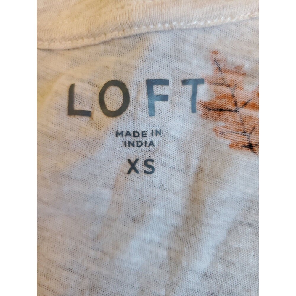 Loft Womens Tshirt Cream Leaves V Neck XS 100% Cotton Made in India - Picture 4 of 11
